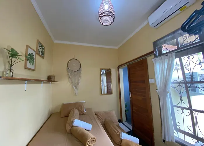 ホームステイ Coliving Bali Sweet Tabanan,daily & Monthly Stay,kost Bulanan Selemadeg